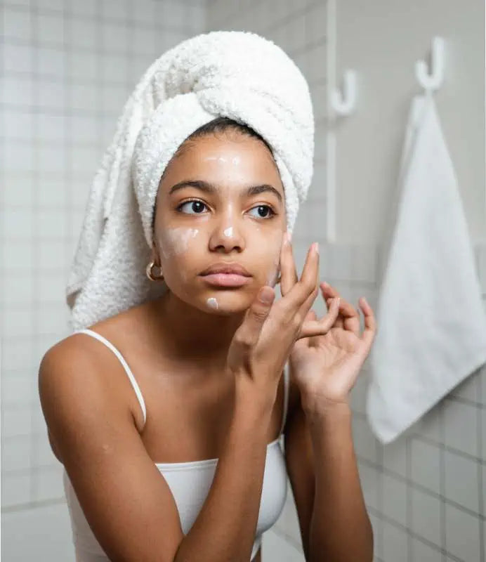 Vitamin C vs Retinol: Which is Best for Anti-Ageing?