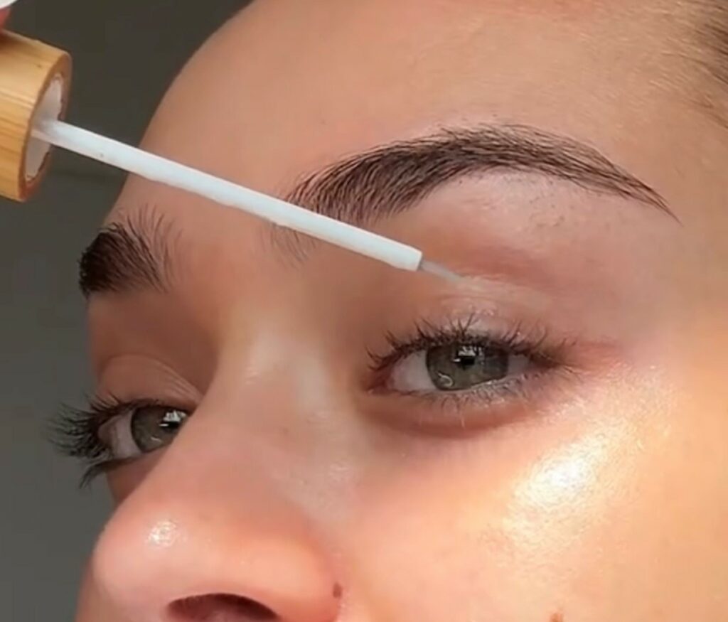 Is Lash Serum Safe? Here’s What You Need to Know